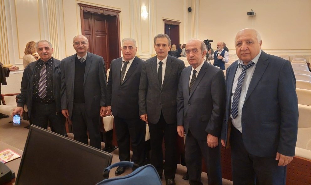 Bütöv Azərbaycan  - Uluyurd Yolçusu