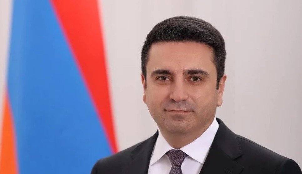 Alen Simonyan: “Azərbaycanla təmasların intensivləşməsinə sevinirəm”