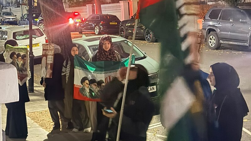 Londonda Azərbaycan səfirliyi qarşısında iranpərəst qüvvələr təxribata cəhd etdi