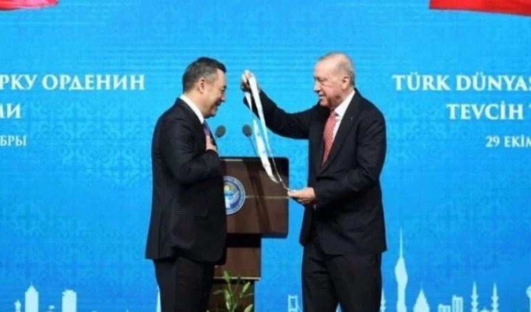 Ərdoğan Japarovu Türk Dünyasının Ali Ordeni ilə təltif etdi